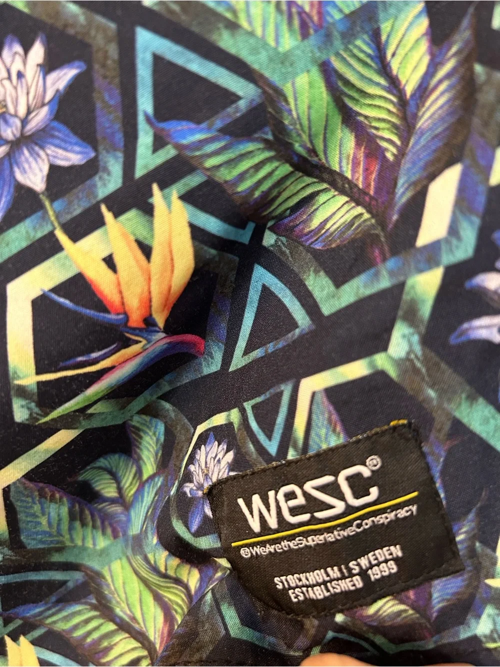 WESC Swim Shorts Men’s L Women’s XL Unisex Lotus Palm‎ Pull On Woven Drawstring